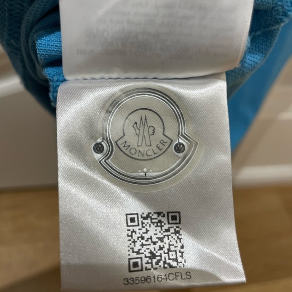 Moncler 3-button polo with striped sky blue trim - Picture 10 of 12